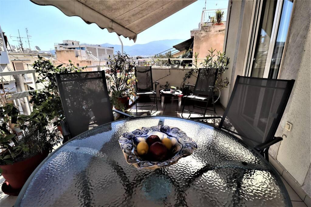 Apartamento Amazing Penthouse In Ambelokipi Atenas Exterior foto